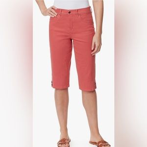 NEW Gloria Vanderbilt Women's Kala Midrise Skimmer Short. 20W